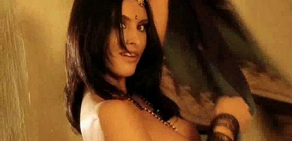  Bollywood indian Girl Smiles